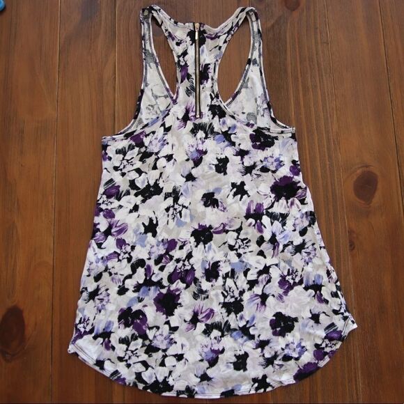 DYNAMITE Floral Top Size Extra Small - Picture 5 of 7